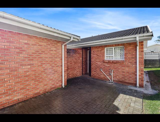 2 BEDROOM TOWNHOUSE TO LET IN GREENFIELDS